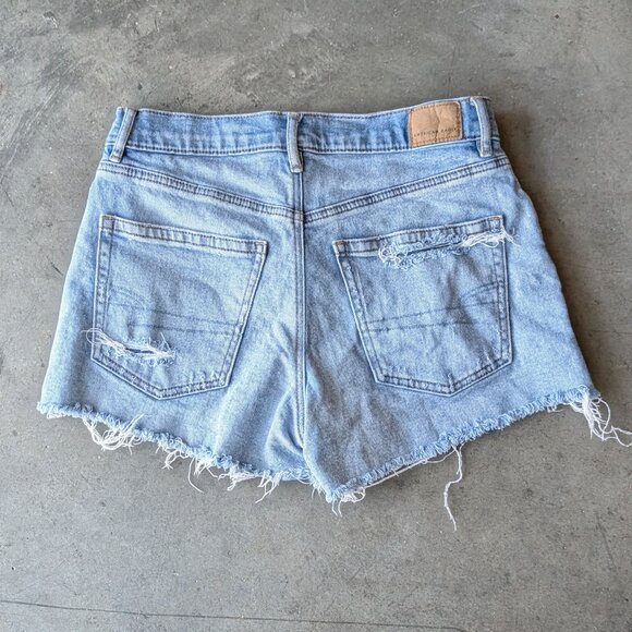 American Eagle Blue Distressed Denim High Rise Relaxed Short size 6 - Picture 7 of 7